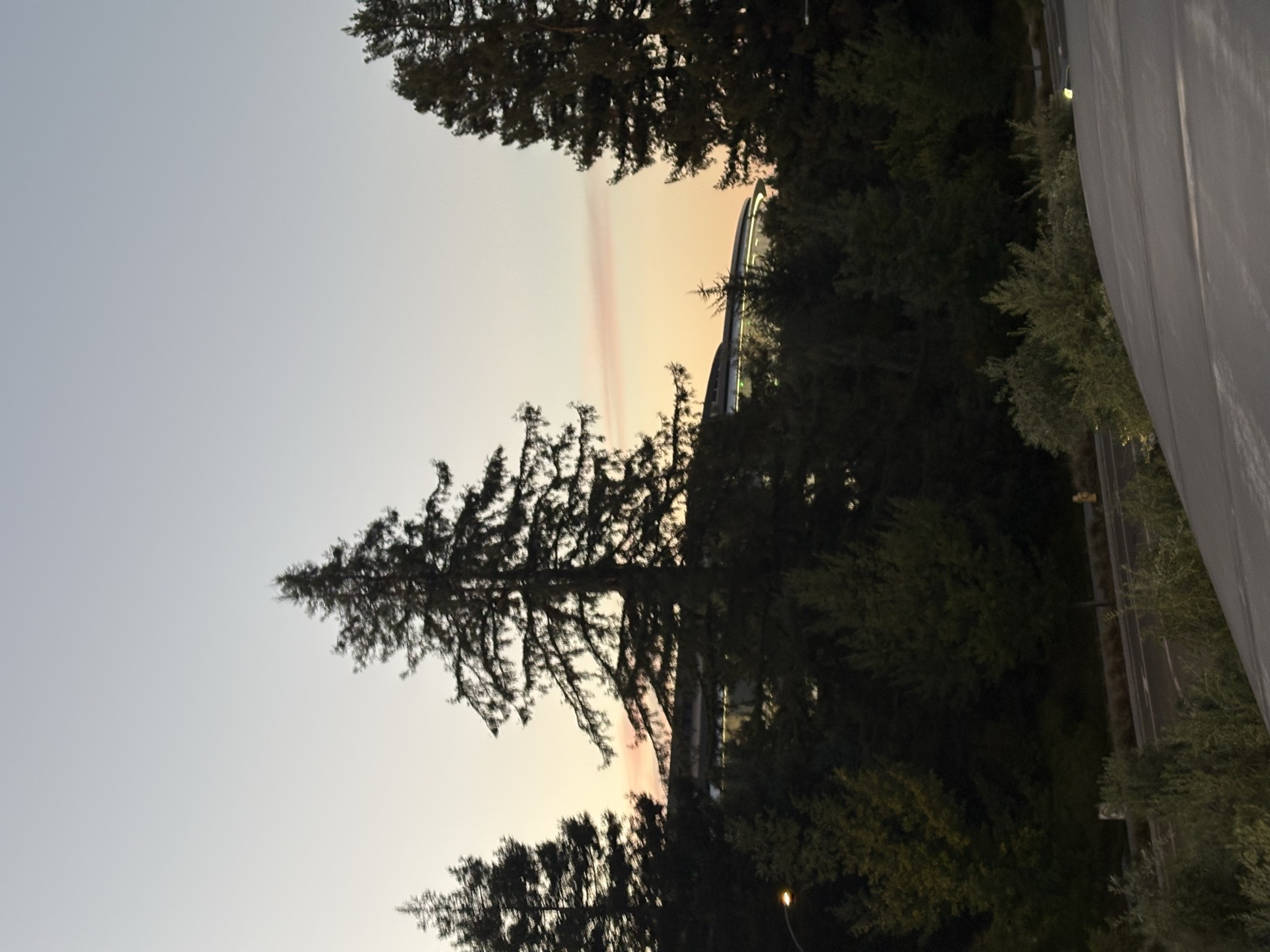 Apple Park al atardecer